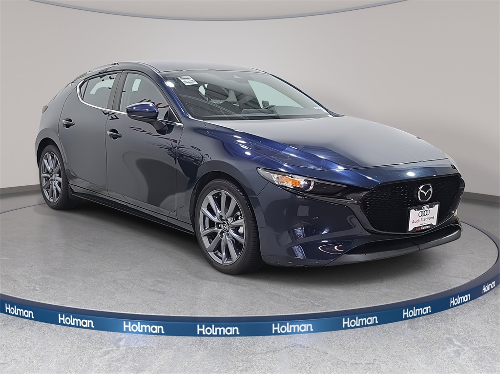 2020 Mazda Mazda3 Preferred Hatchback photo 3