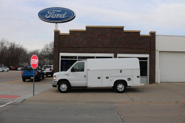 2015 Ford E-Series Cutaway Base