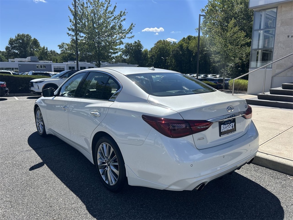 2023 Infiniti Q50 LUXE photo 2