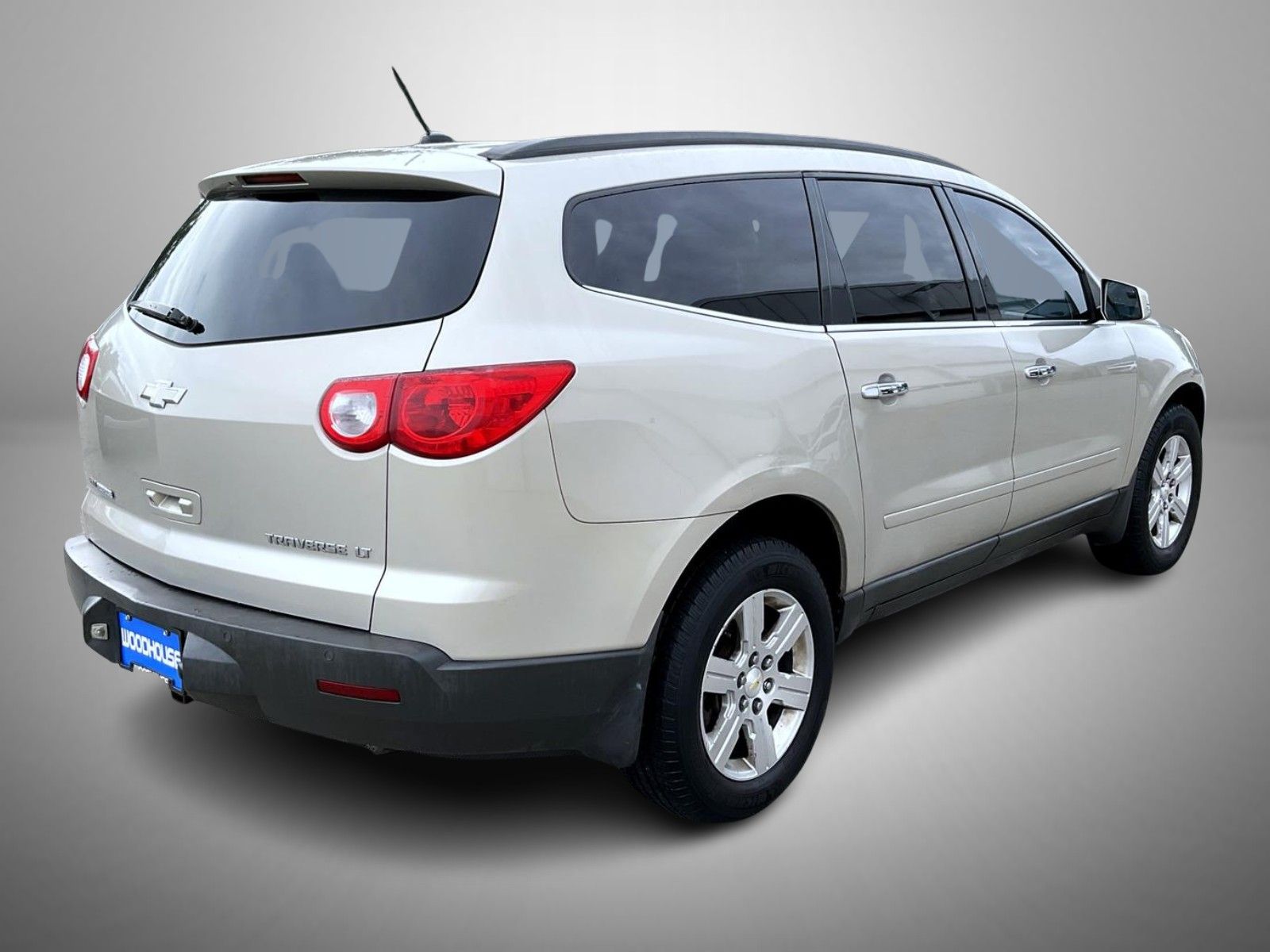 2011 Chevrolet Traverse 2LT photo 5