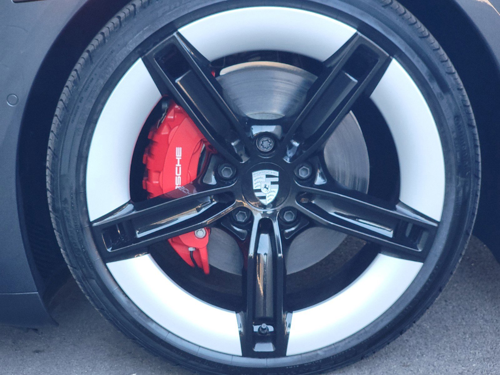 2025 Porsche Taycan 4S photo 9