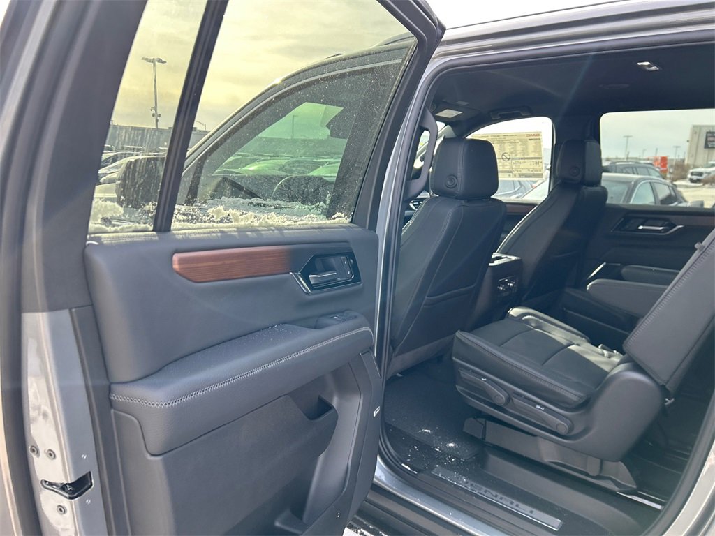 2026 GMC YUKON XL - Image 32