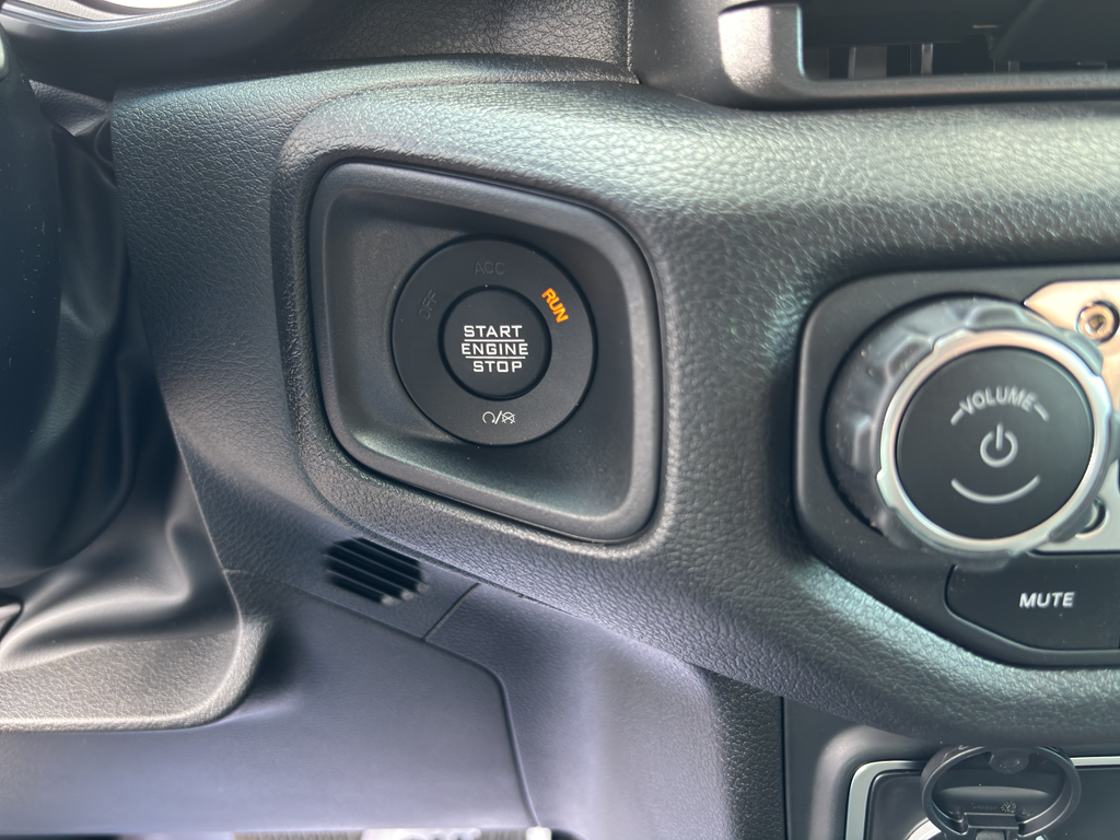 2025 Jeep Gladiator Sport photo 25