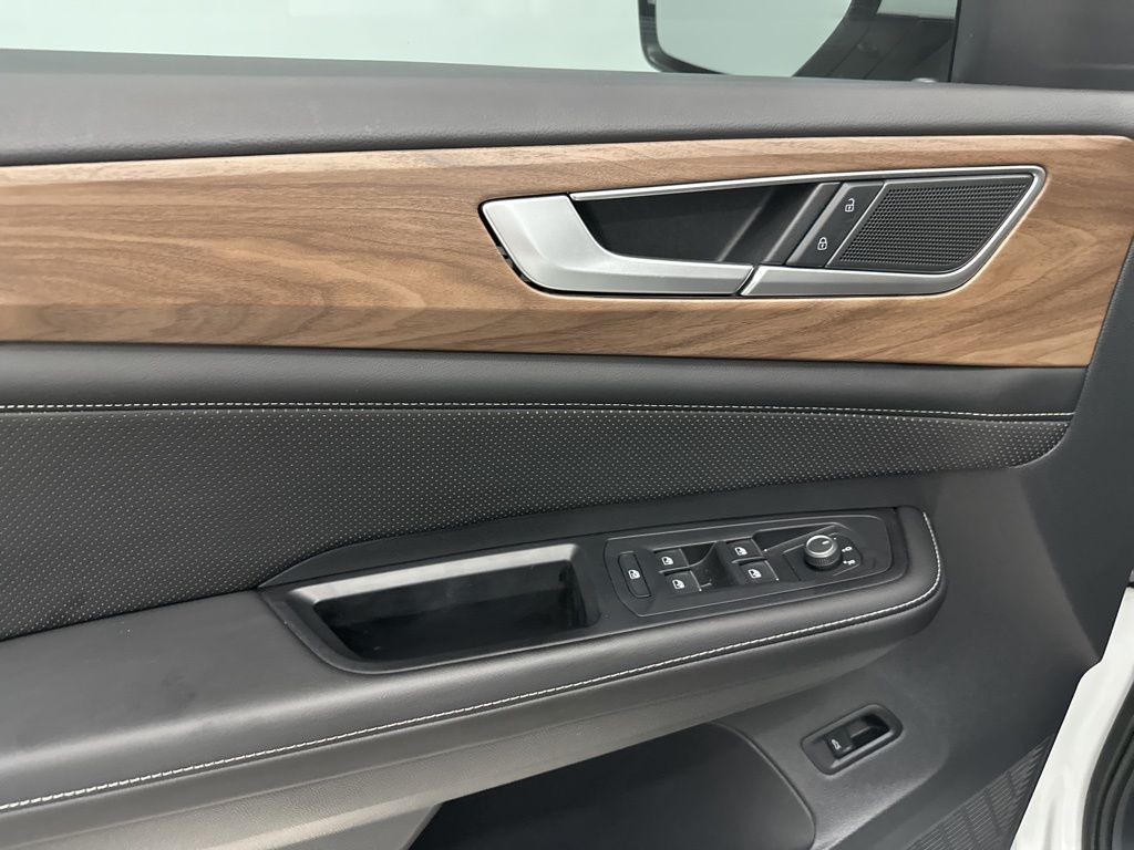 2024 Volkswagen Atlas SE Technology photo 10