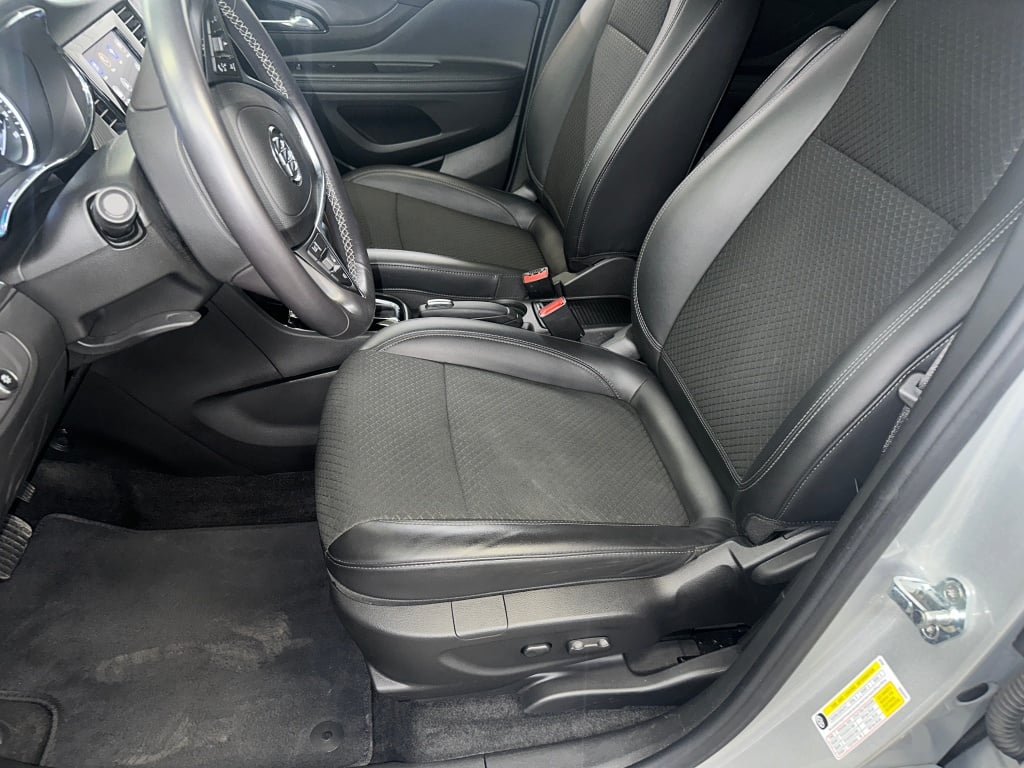 2022 Buick Encore Preferred photo 2
