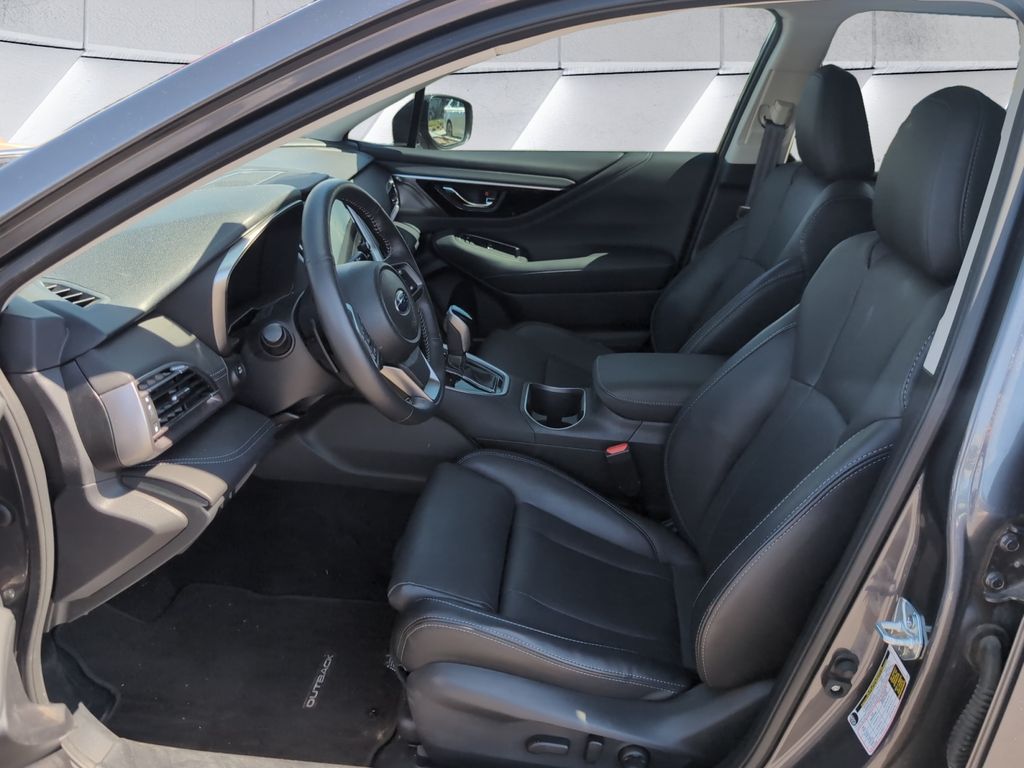 2025 Subaru Outback Limited XT photo 6