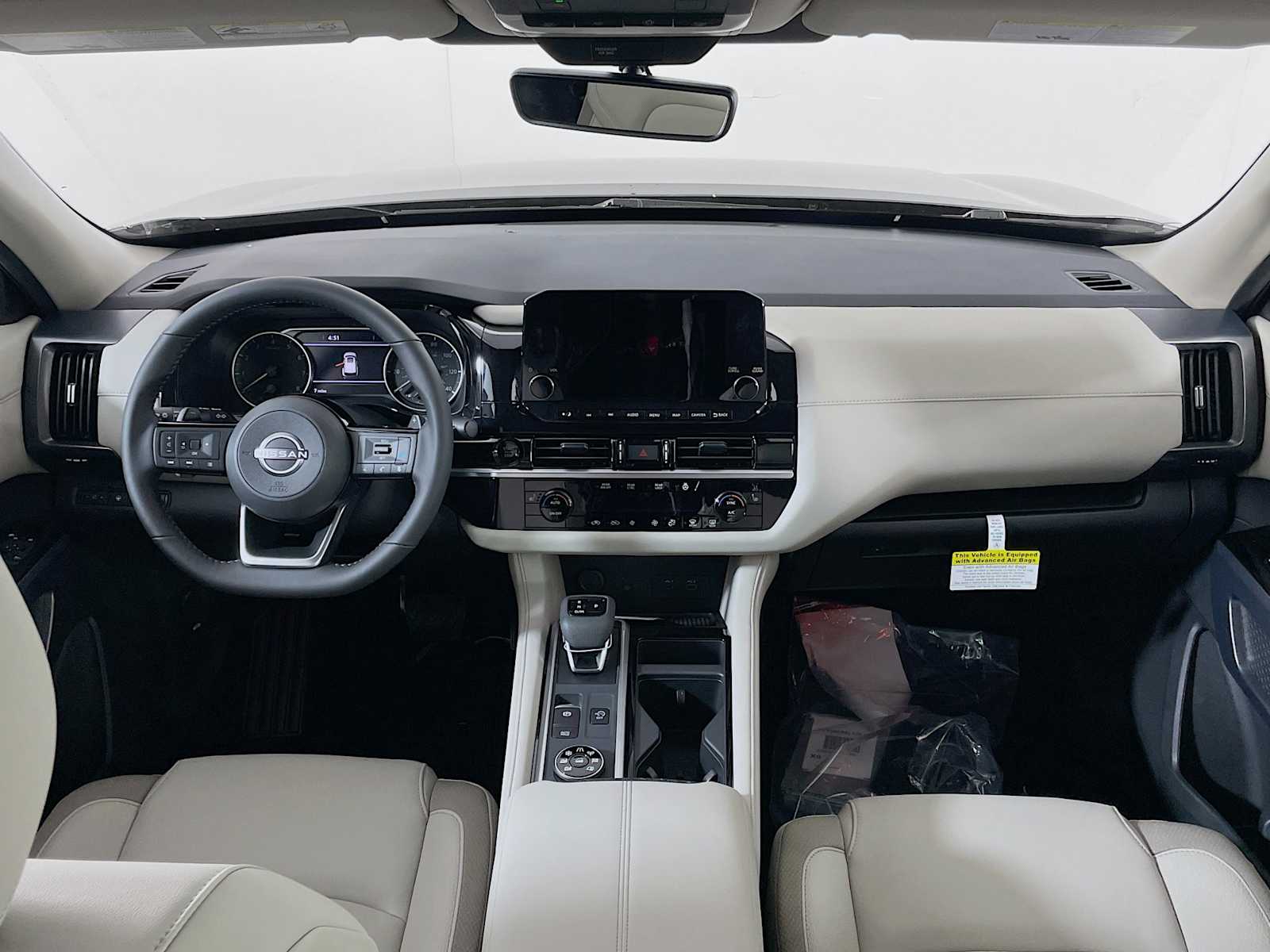 2025 Nissan Pathfinder SL photo 3