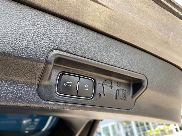 2020 Ford Explorer XLT photo 4