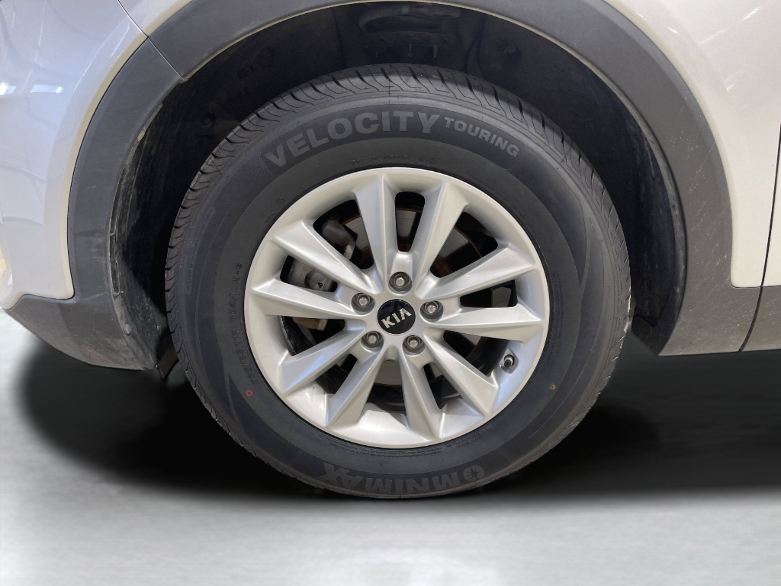 2020 Kia Sorento LX S photo 8