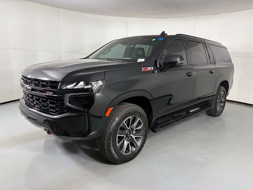 2023 Chevrolet Suburban Z71 photo 2