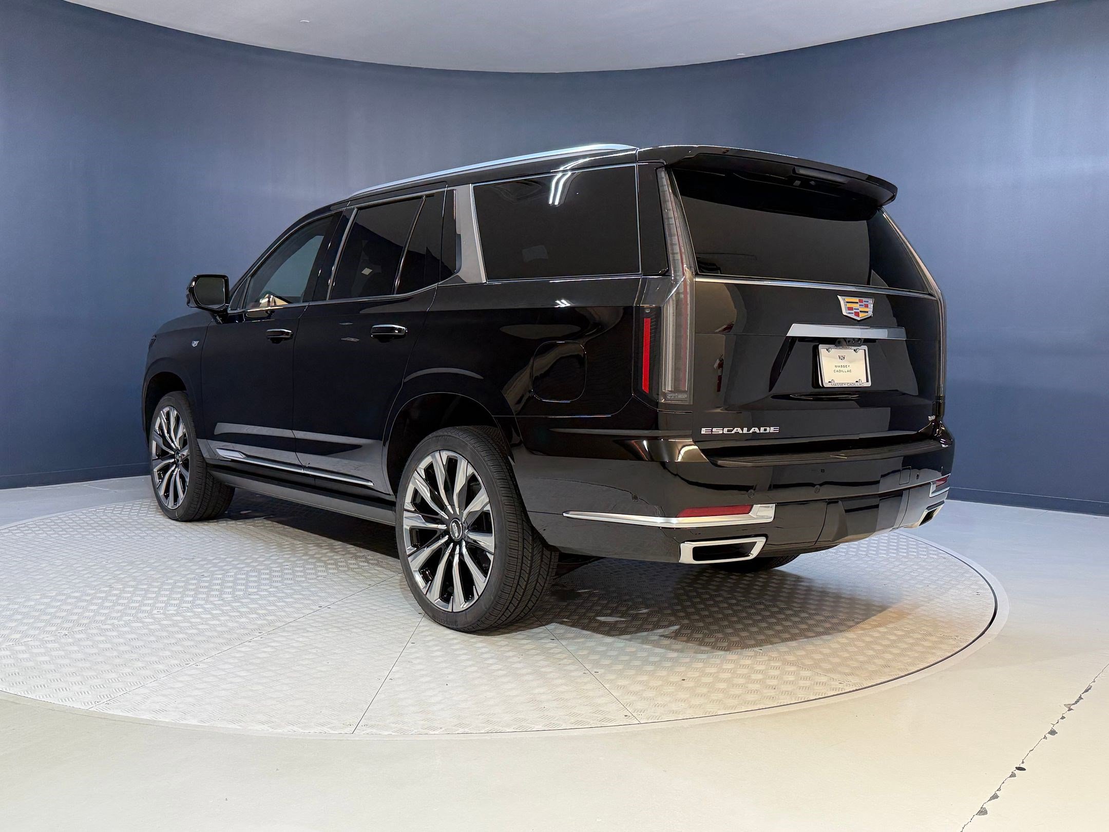 2026 Cadillac Escalade Luxury photo 3