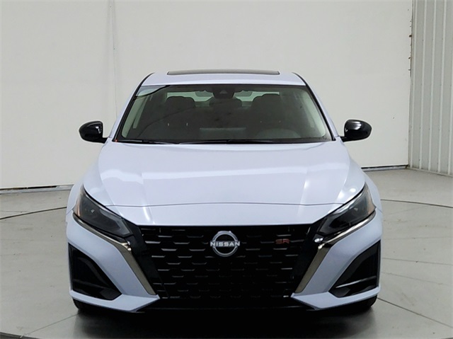 2025 Nissan Altima 2.5 SR photo 2