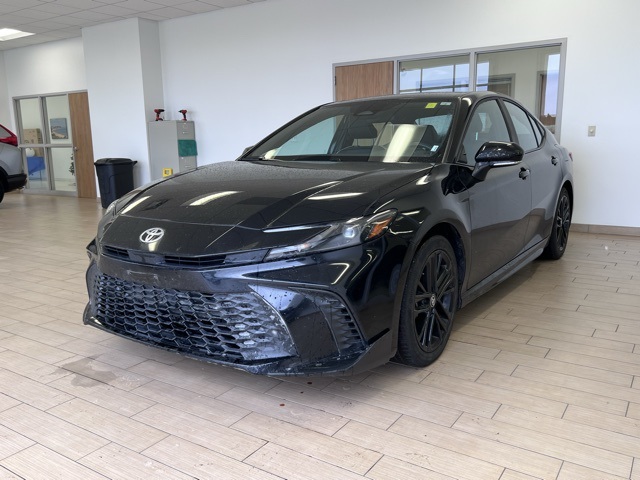 2025 Toyota Camry SE photo 2