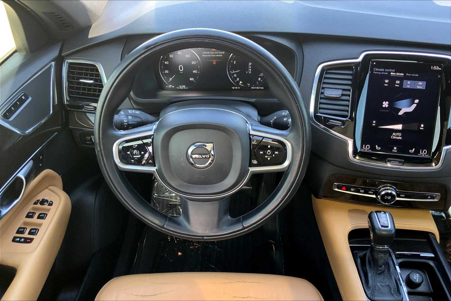 2018 Volvo XC90 Momentum photo 5