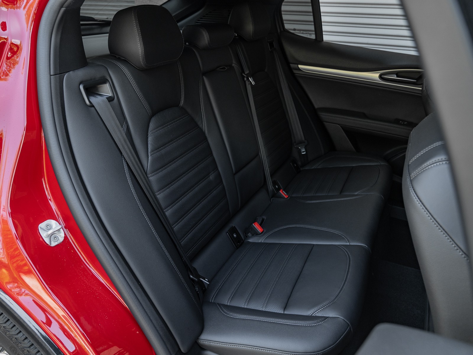 2024 Alfa Romeo Stelvio photo 28