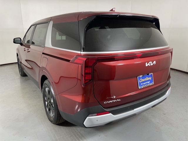 2026 Kia Carnival LXS photo 2