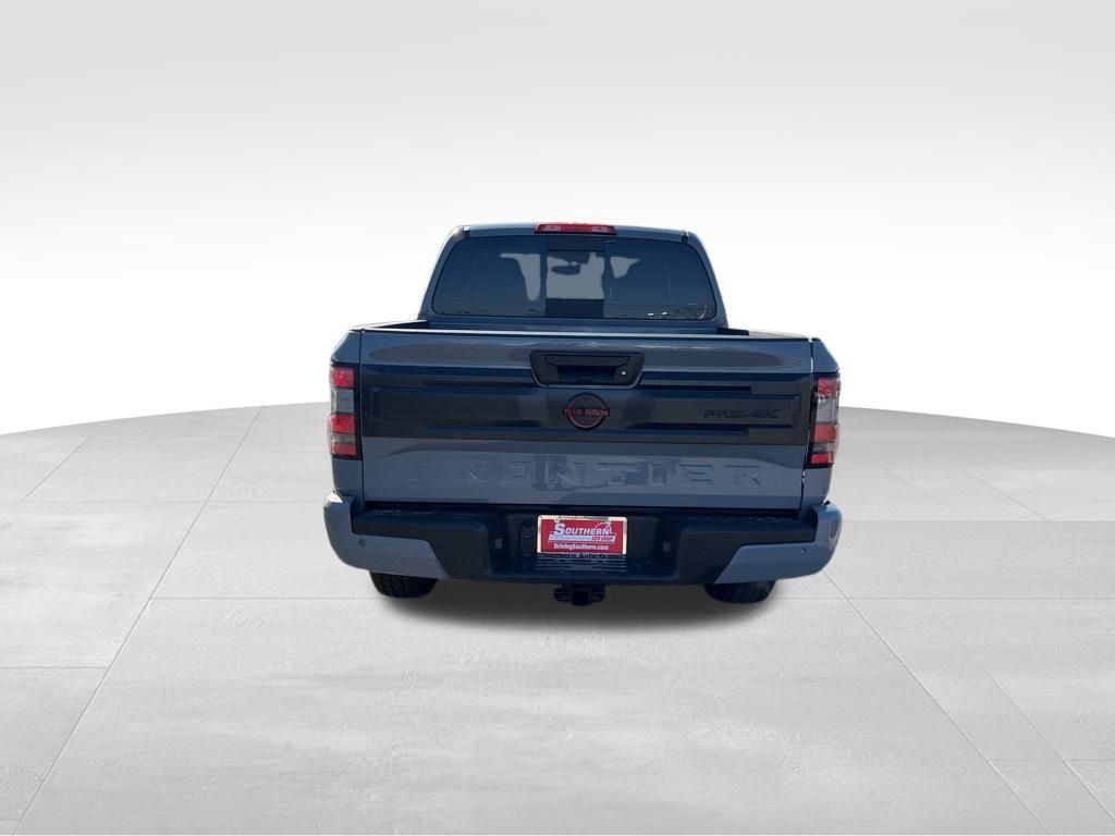 2025 Nissan Frontier Crew Cab PRO-4X photo 2