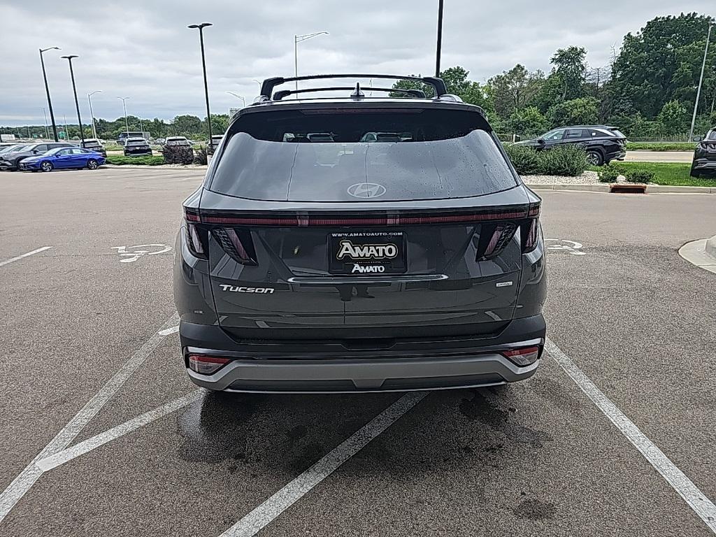 2025 Hyundai Tucson Limited photo 2
