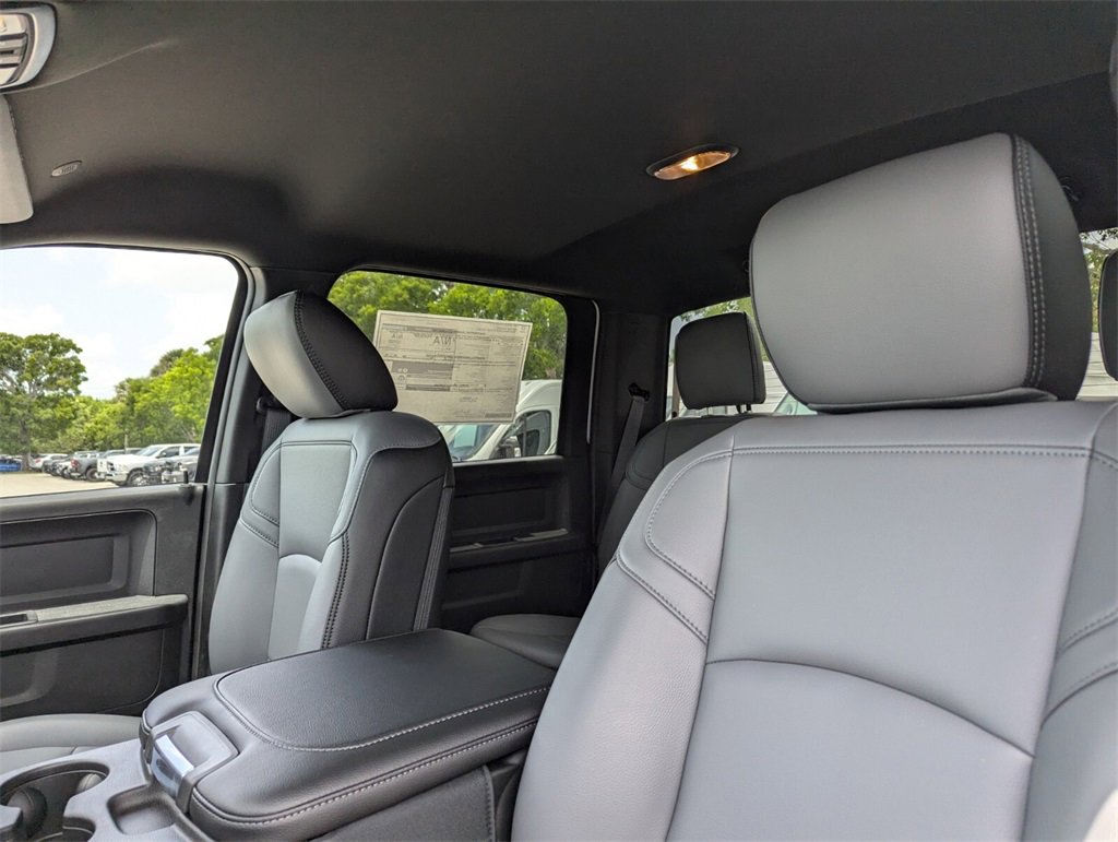 2025 Ram 3500 Tradesman photo 11
