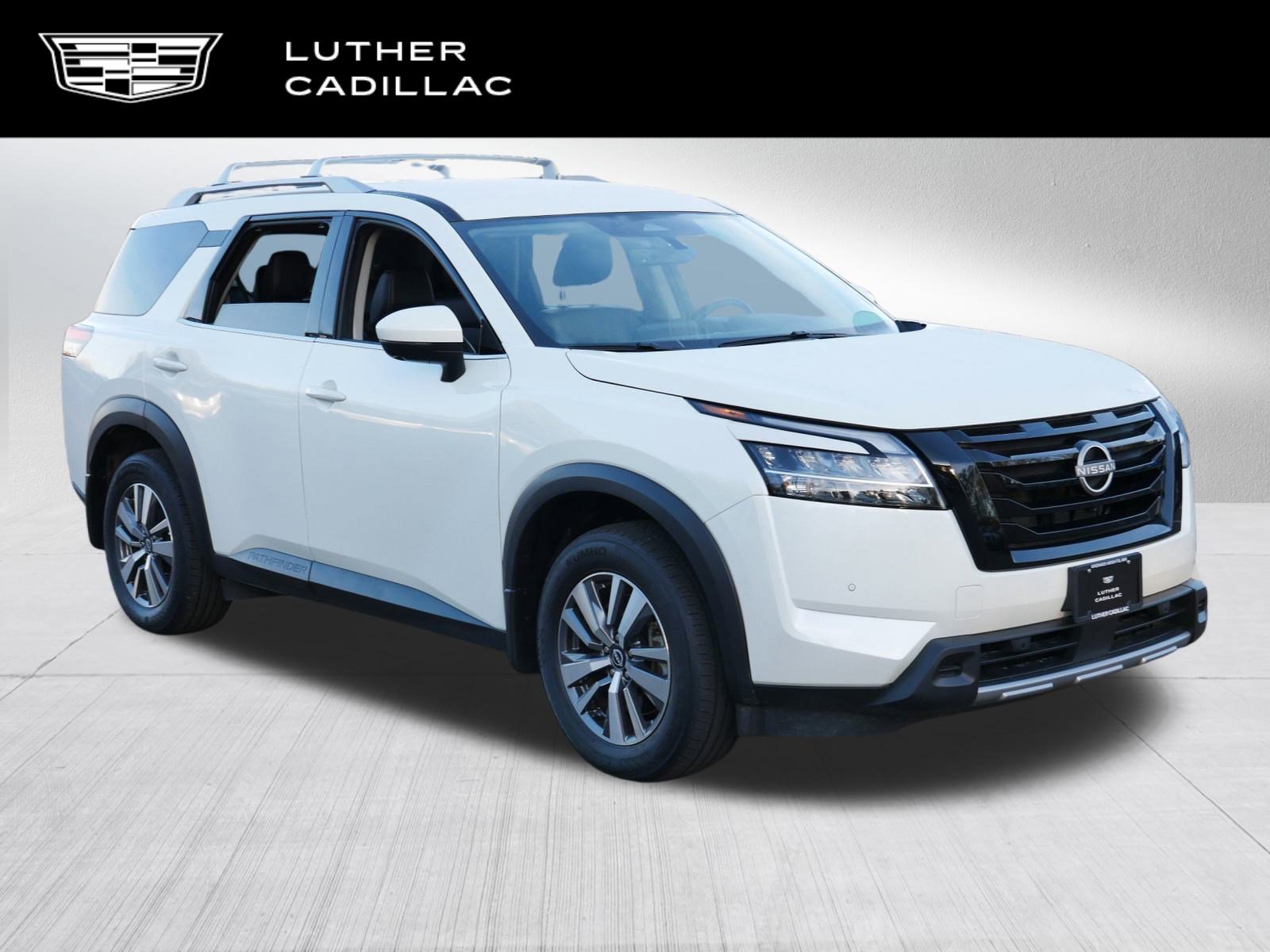 2024 Nissan Pathfinder SL's photo