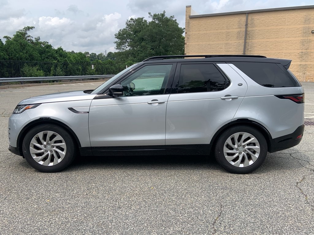 2023 Land Rover Discovery S R-Dynamic photo 4