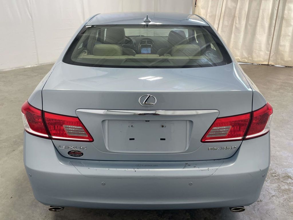 2010 Lexus ES 350 photo 2