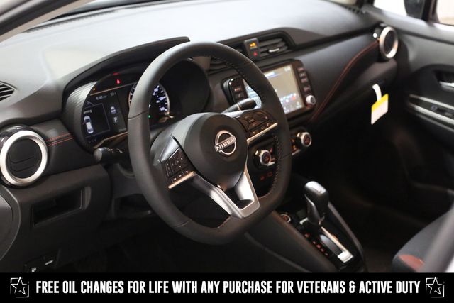 2025 Nissan Versa SR photo 5