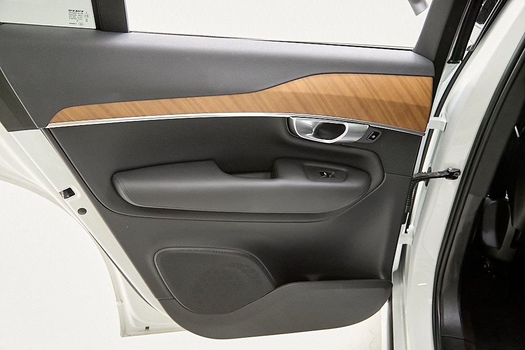 2023 VOLVO XC90 - Image 22