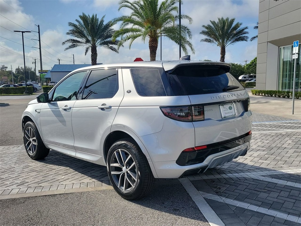 2025 Land Rover Discovery Sport S photo 3