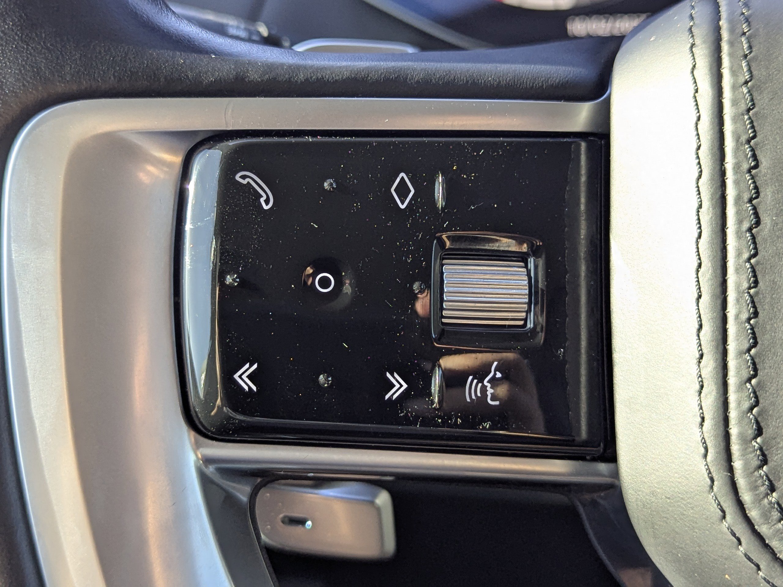 2023 Land Rover Range Rover SE photo 36