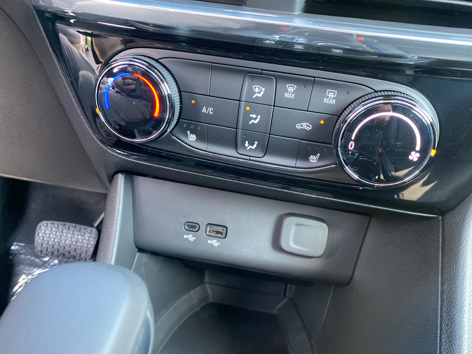 2026 Buick Encore Sport Touring photo 23