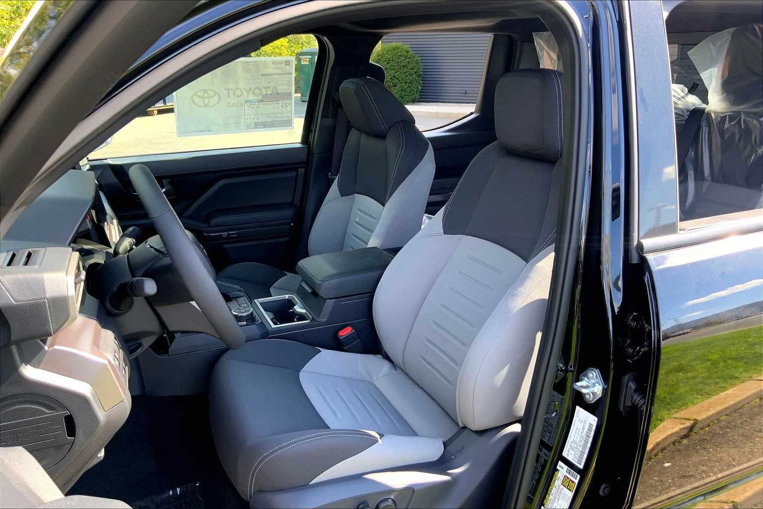 2025 Toyota Tacoma TRD Off-Road 4x4 Double Cab photo 9