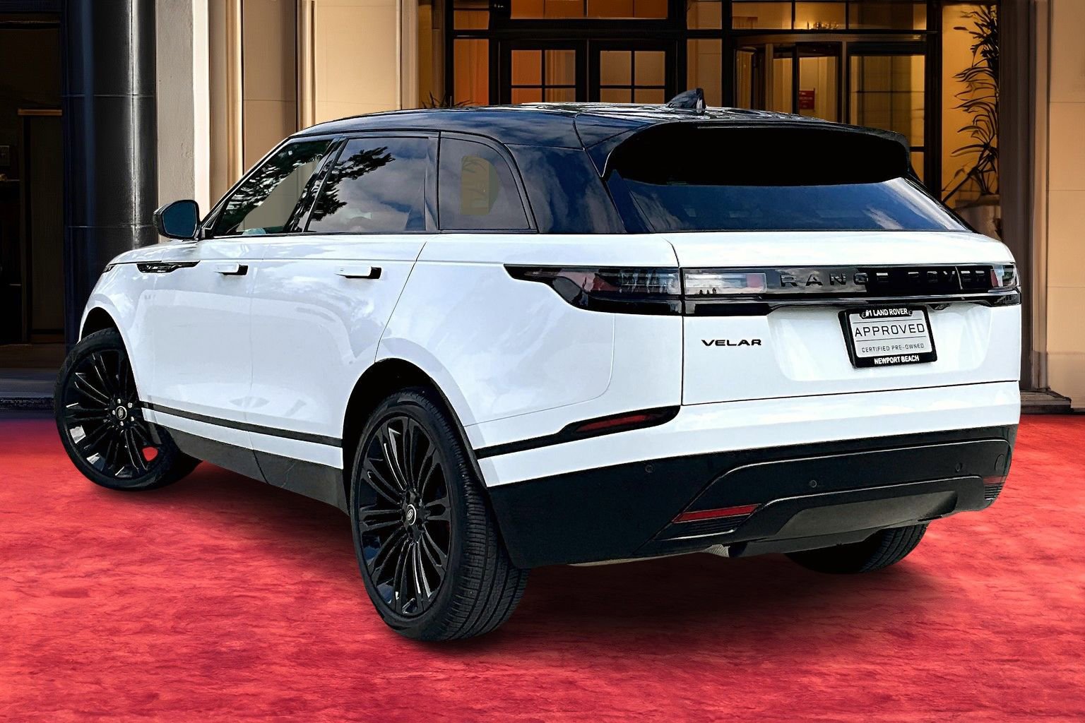 2025 Land Rover Range Rover Velar SE photo 8
