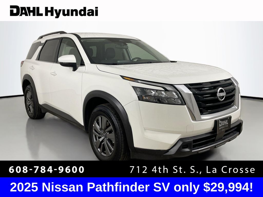 2025 Nissan Pathfinder SV's photo