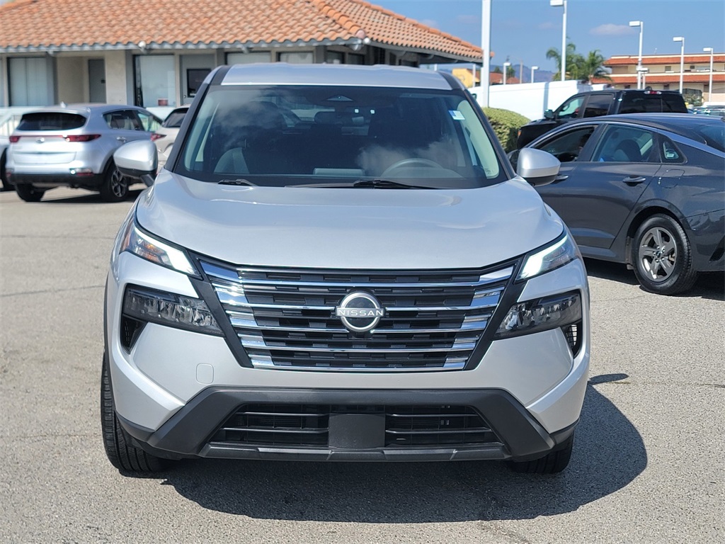 Used 2024 Nissan Rogue SV with VIN 5N1BT3BA0RC677404 for sale in San Fernando, CA