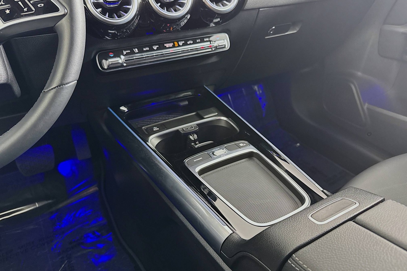 2025 Mercedes Benz GLA 250 photo 3