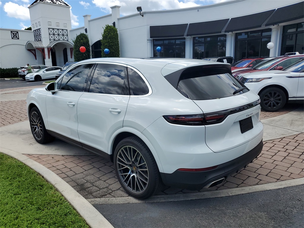 2022 Porsche Cayenne Platinum Edition photo 4