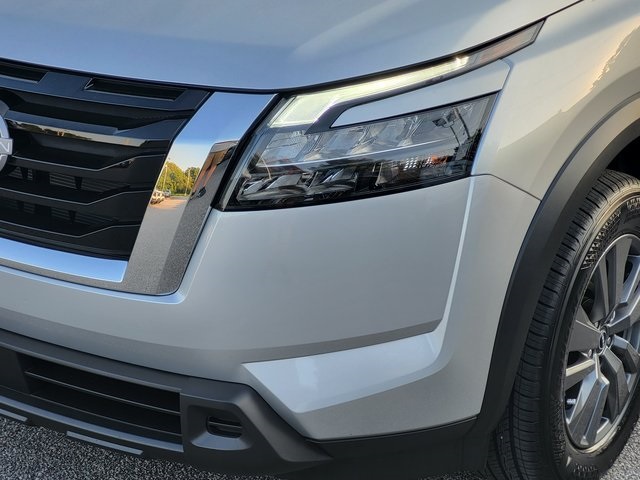 2025 Nissan Pathfinder SV photo 7