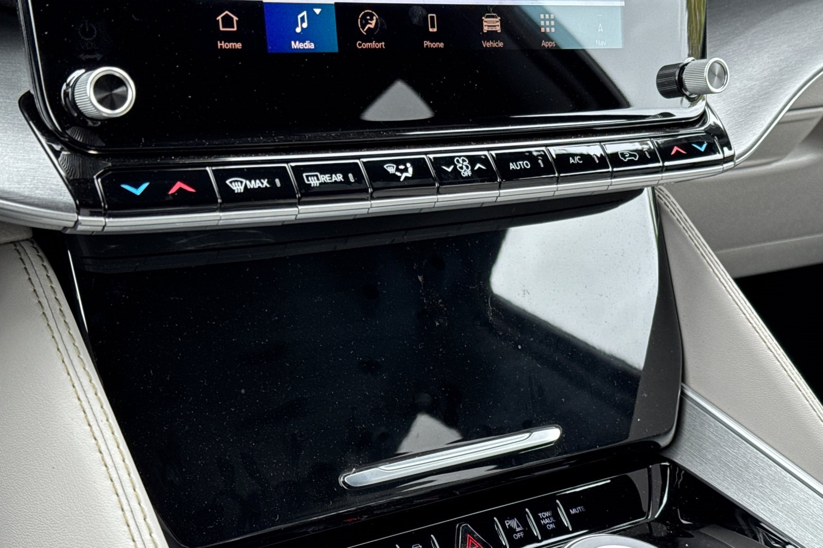 2025 Jeep Wagoneer Base photo 18