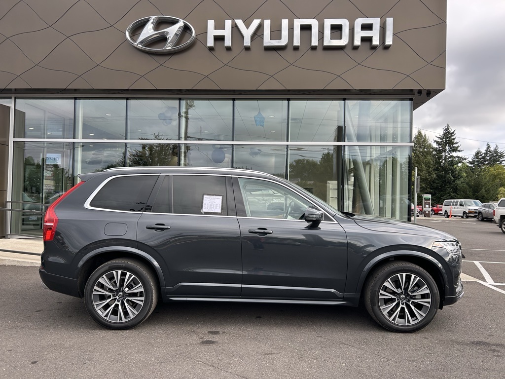 2021 Volvo XC90 T5 Momentum photo 2