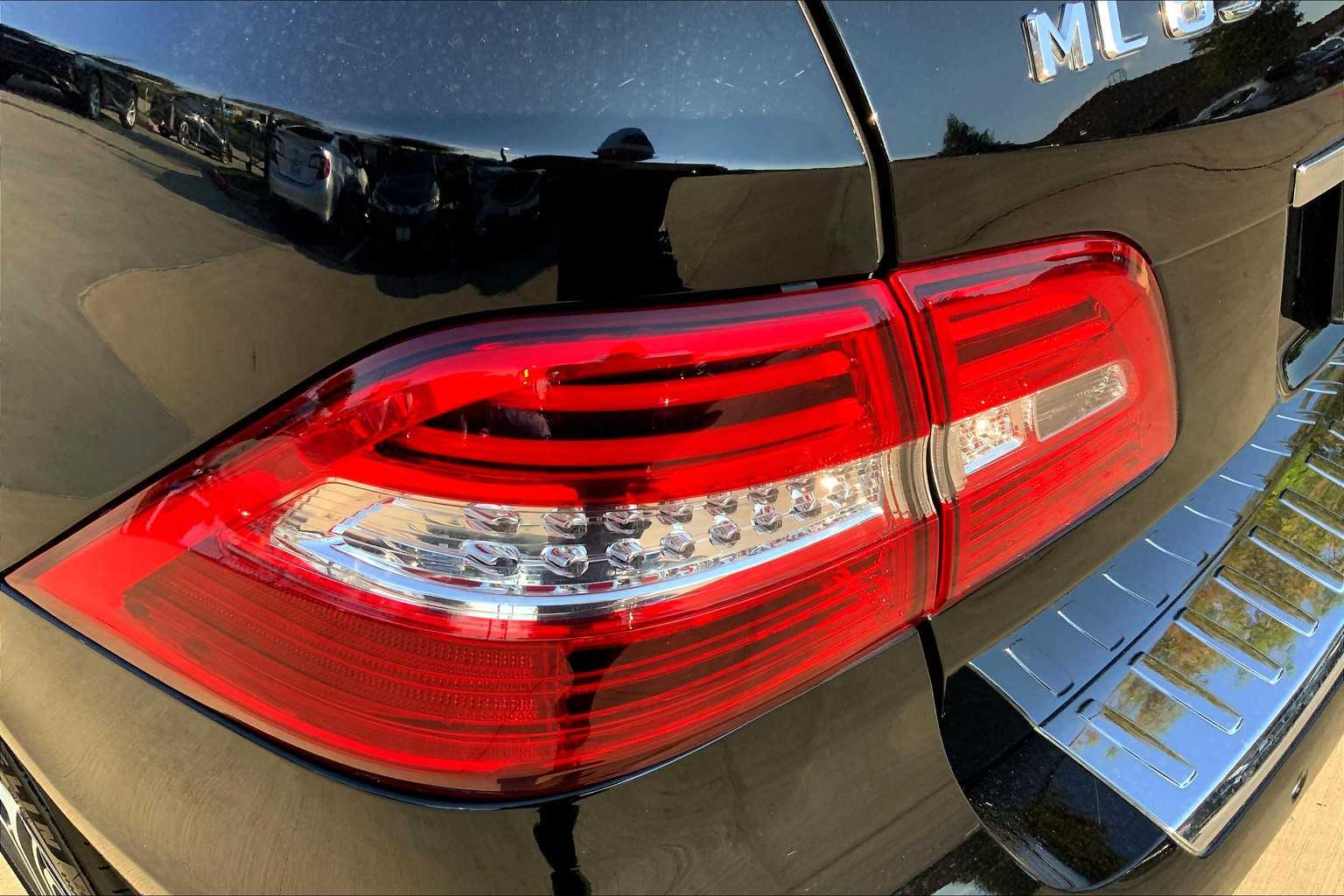 2015 Mercedes Benz ML 63 photo 23