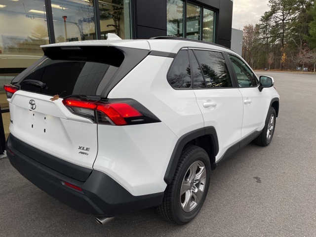 2023 Toyota RAV4 XLE photo 3