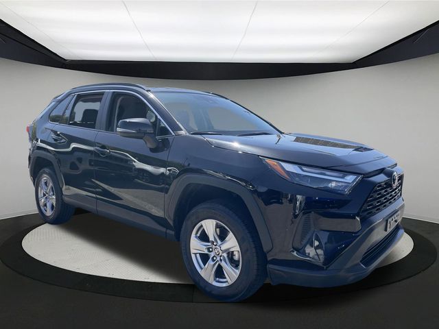 2023 Toyota RAV4 XLE photo 2