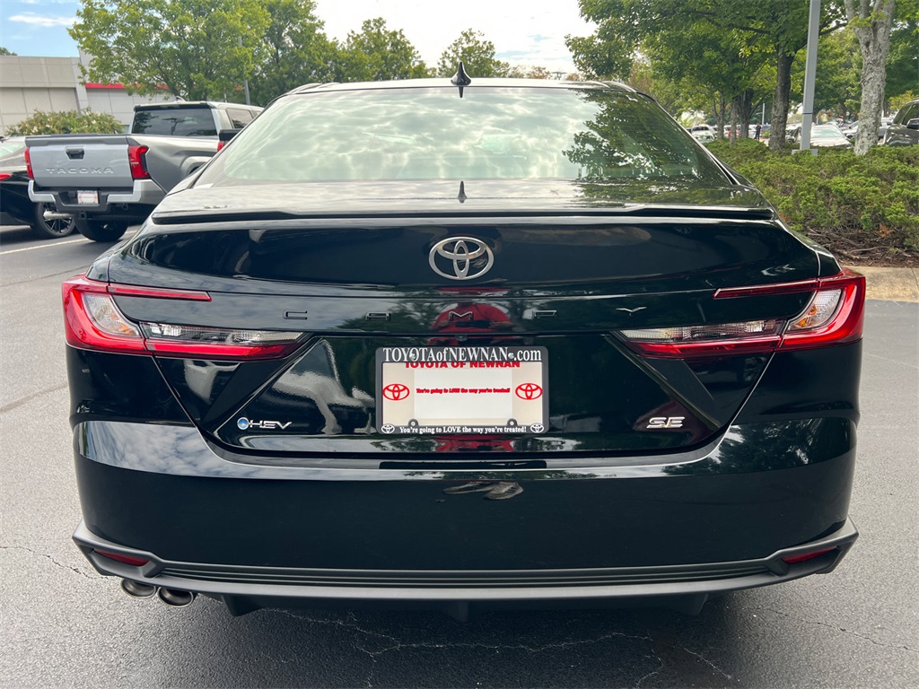2025 Toyota Camry SE photo 4