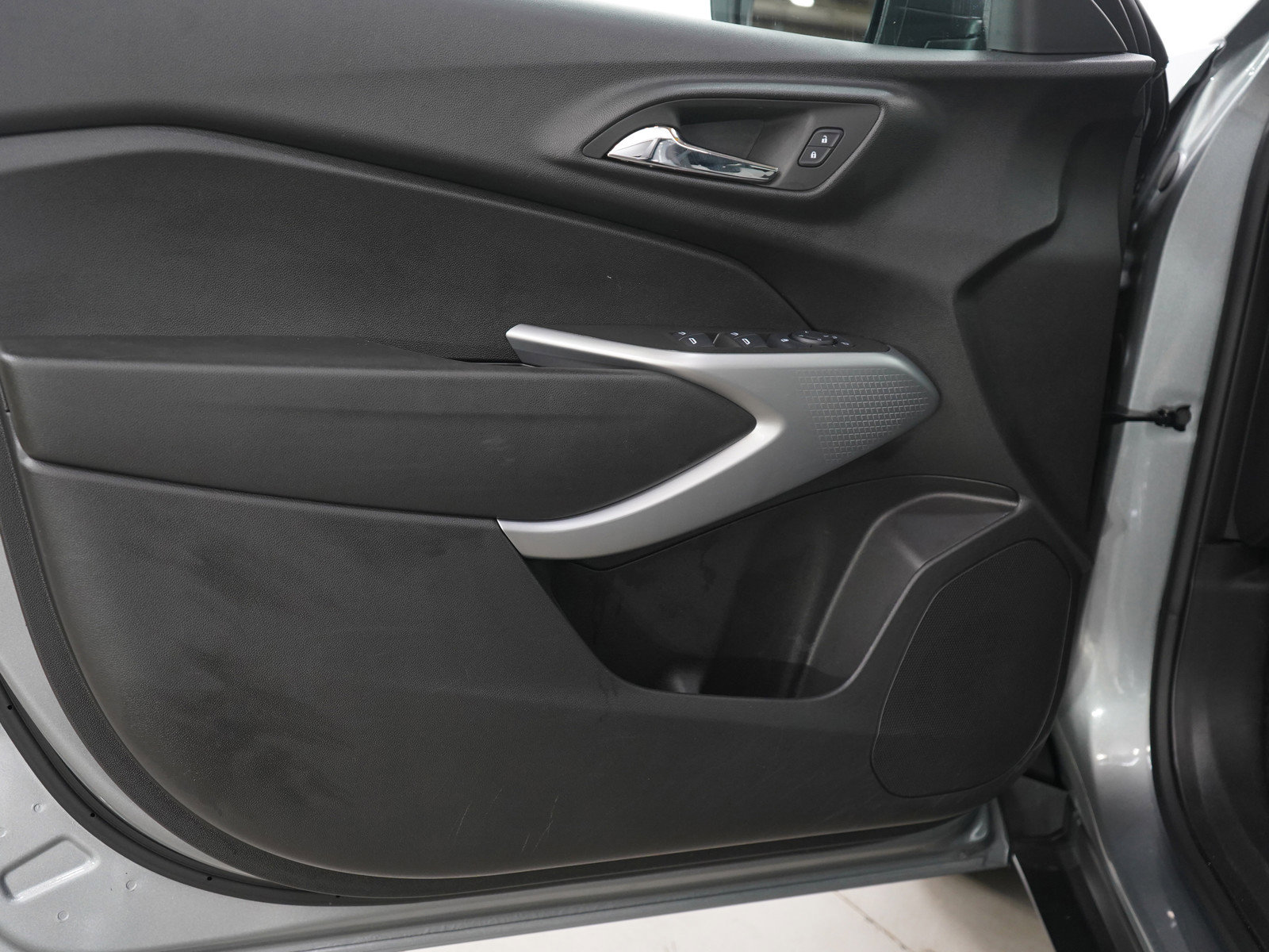 2024 Chevrolet Trax LS photo 17