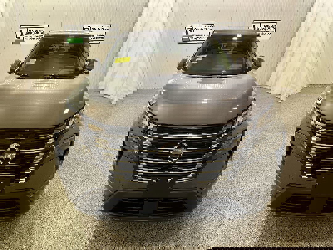 2026 Nissan Rogue SV photo 2