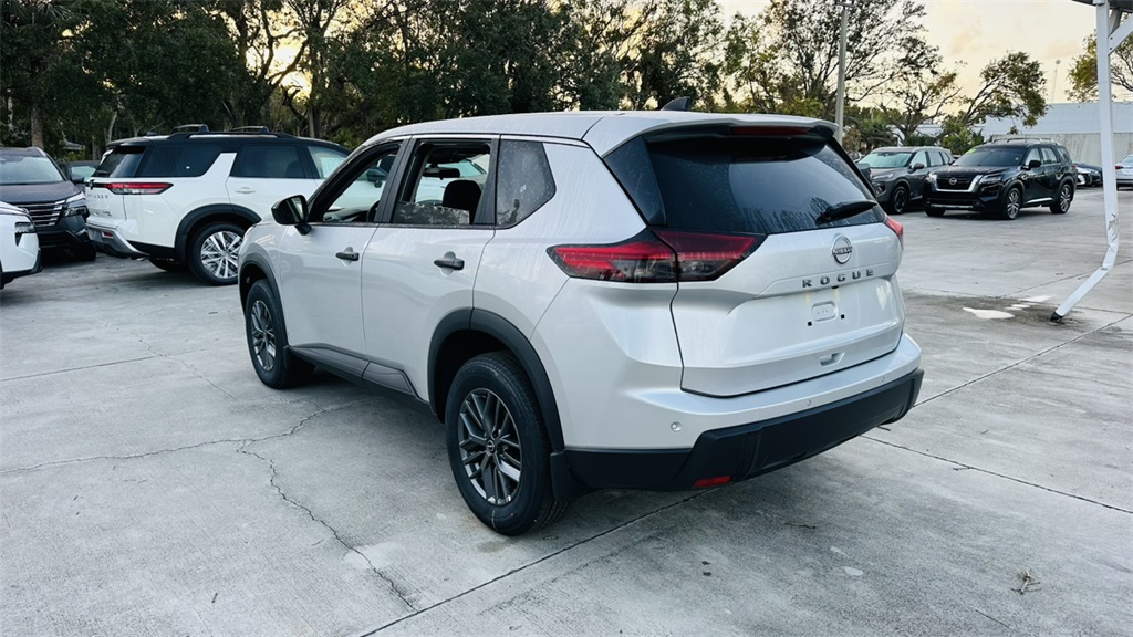2025 Nissan Rogue S photo 4