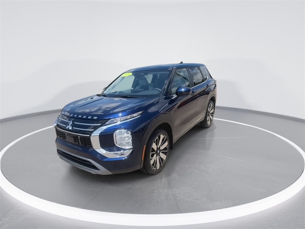 2025 Mitsubishi Outlander SE photo 4