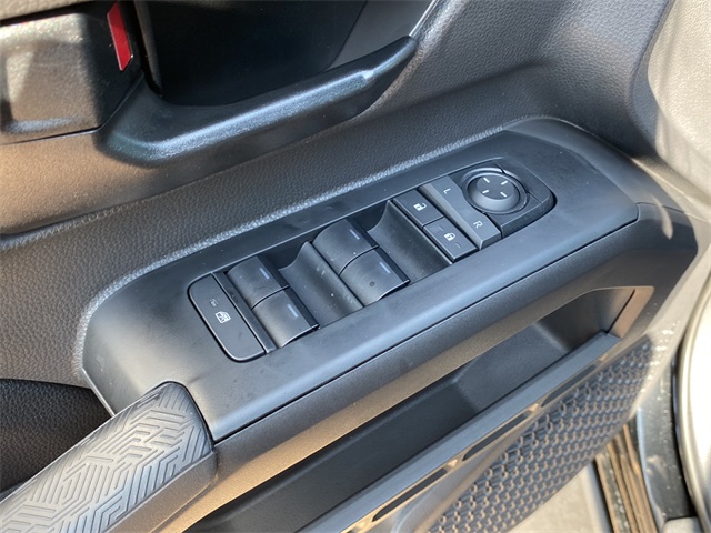 2025 Toyota Tacoma SR5 4x4 Double Cab photo 16
