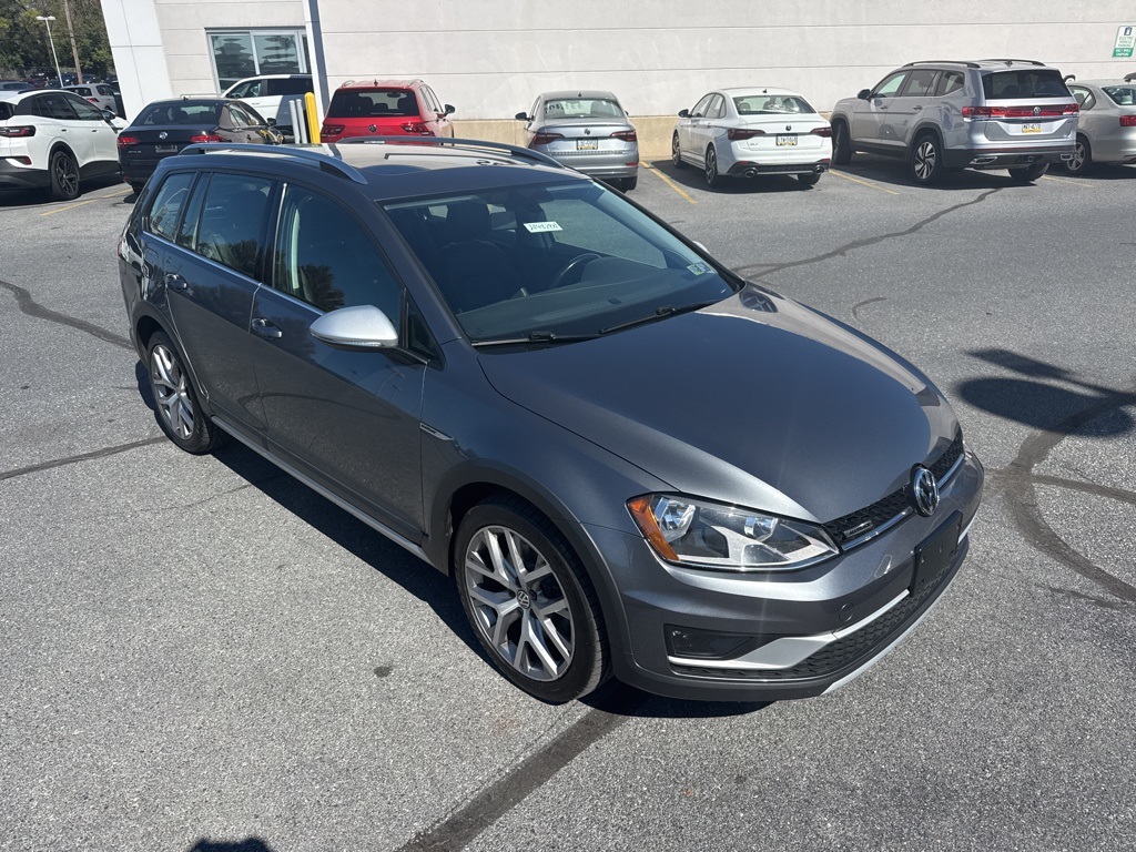 2017 Volkswagen Golf Alltrack TSI SEL 4Motion photo 3